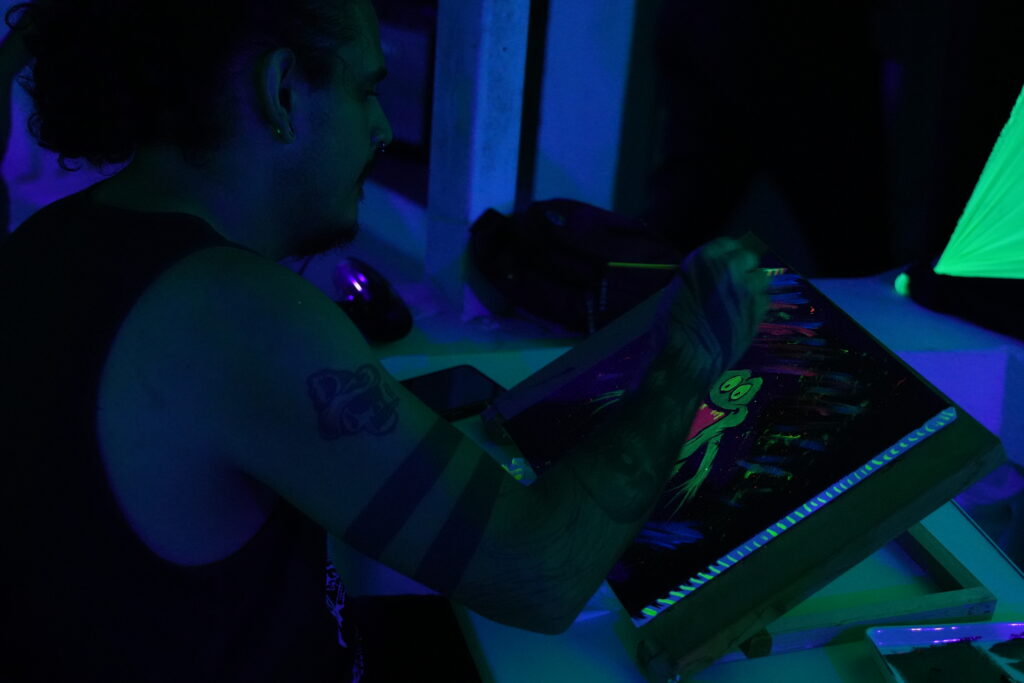 Eventos da Kinoene em outubro: Fotos do nosso último workshop de Neon com os Adultos