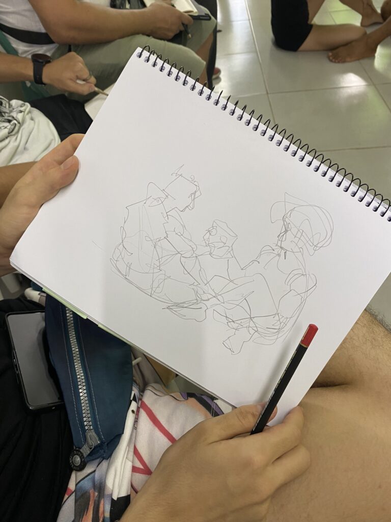 Arte na infância: por que ela transforma vidas: modelo vivo na Kinoene Arts.